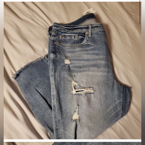 NWT Torrid distressed button fly jeans - Picture 2 of 5